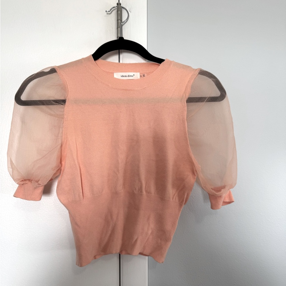 Idem ditto pink shirt with puffer sleeves. Size small